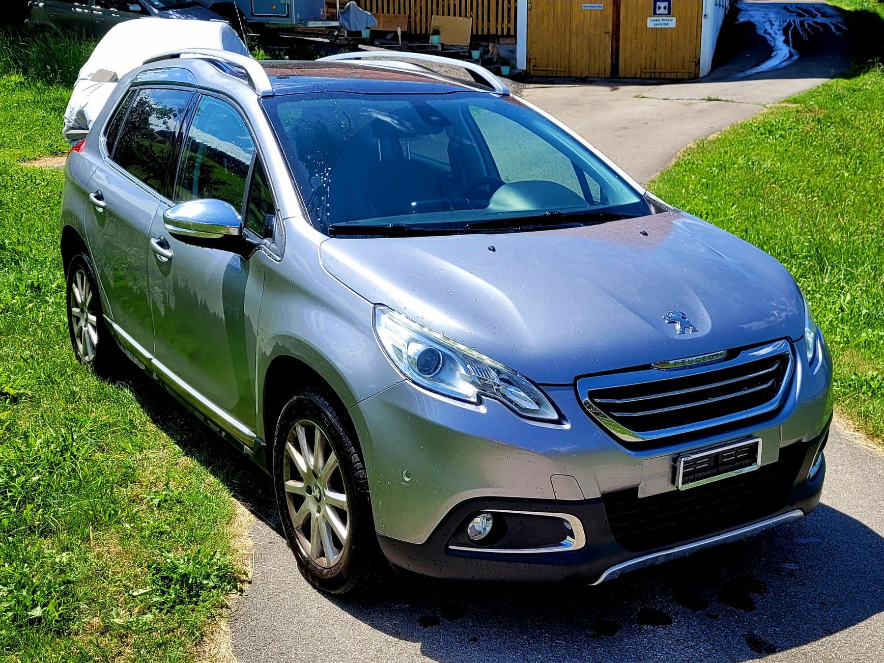 Peugeot Autos: Peugeot 2008 1.6lt Aut. Mit Glasdach – Gebraucht aus Homberg b. Thun von  1