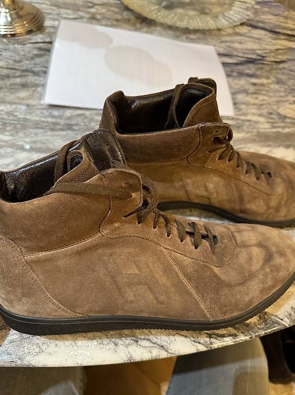 Herrenschuhe: Élégante basket montante Hogan en daim marron clair – Gebraucht aus Genève von Lakeland98