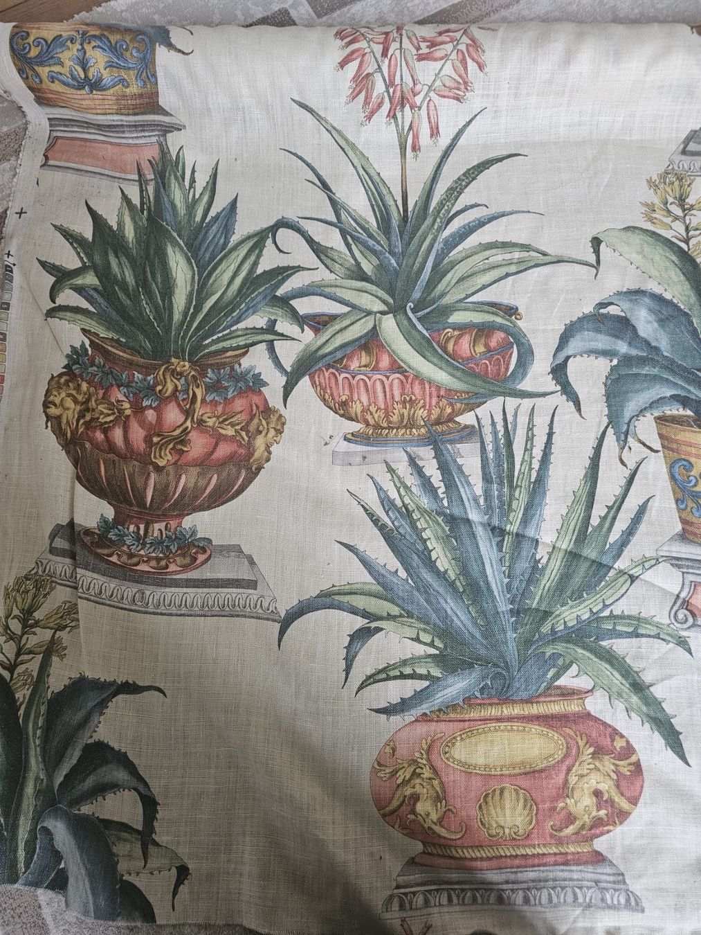 Tessuti: Dekostoff mit Aloe Vera / Ananas Muster – Usato da Wohlen AG venduto da homecollectivech 2