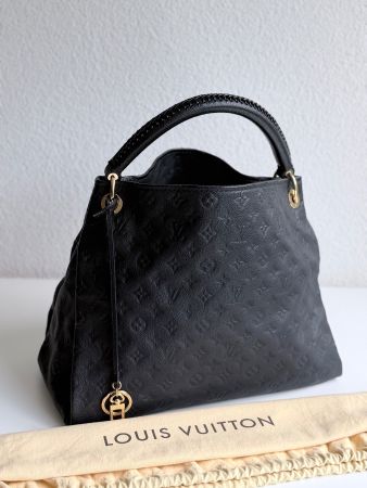 Louis Vuitton Artsy MM