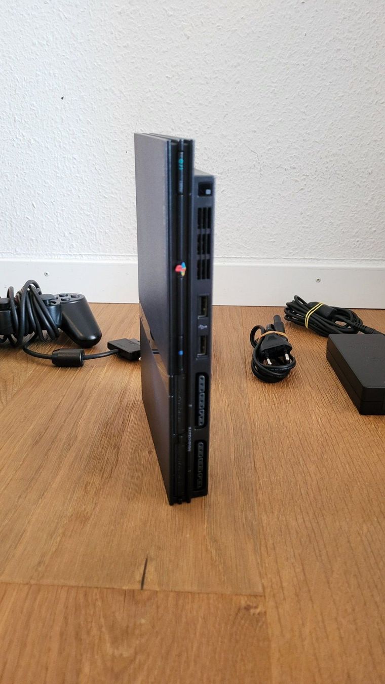 Sony Konsolen: Playstation 2 Slim Kabel und Controller – Gebraucht aus Münsingen von DigitaleSpielecke 1