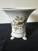 Vase Porzellan Hollohaza Handgemalt mit Vogel Motiv guter Zu