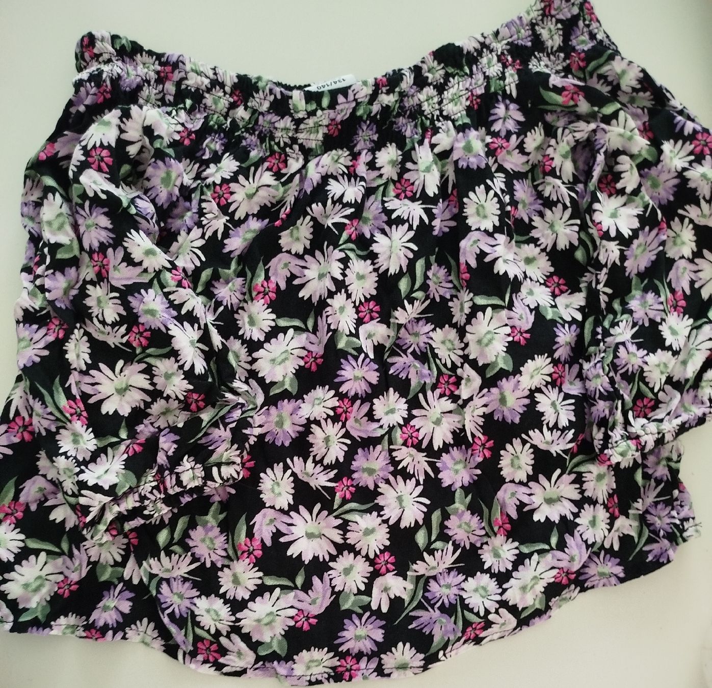 Camicette, T-shirt & Top: Süsses Blumentop schwarz, diverse Farben 134/140 – Usato da Münchwilen AG venduto da Lillyfee08 3