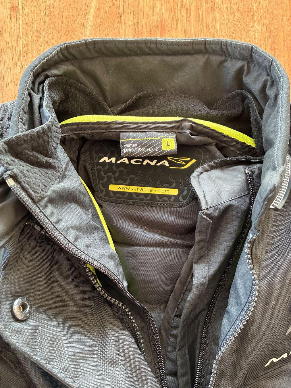 Completi & Tailleur: Macna Nova Ladies Motorcycle Jacket and Pants - Black/Grey – Nuovo (secondo la descrizione) da Altendorf venduto da SimonaL01 1