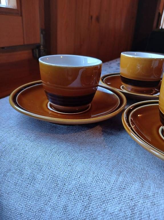 Tassen: Set di tazzine e piattini – Gebraucht aus Lumino von ghi_x8jl 1
