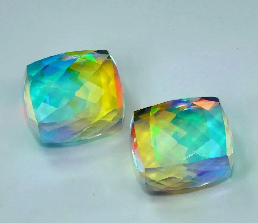 Edelsteine: GEMSTONE (PAIR 2) 104,5 ct  Rainbow Cube Cut Loose – Neu und originalverpackt aus Genève von AWWA 2
