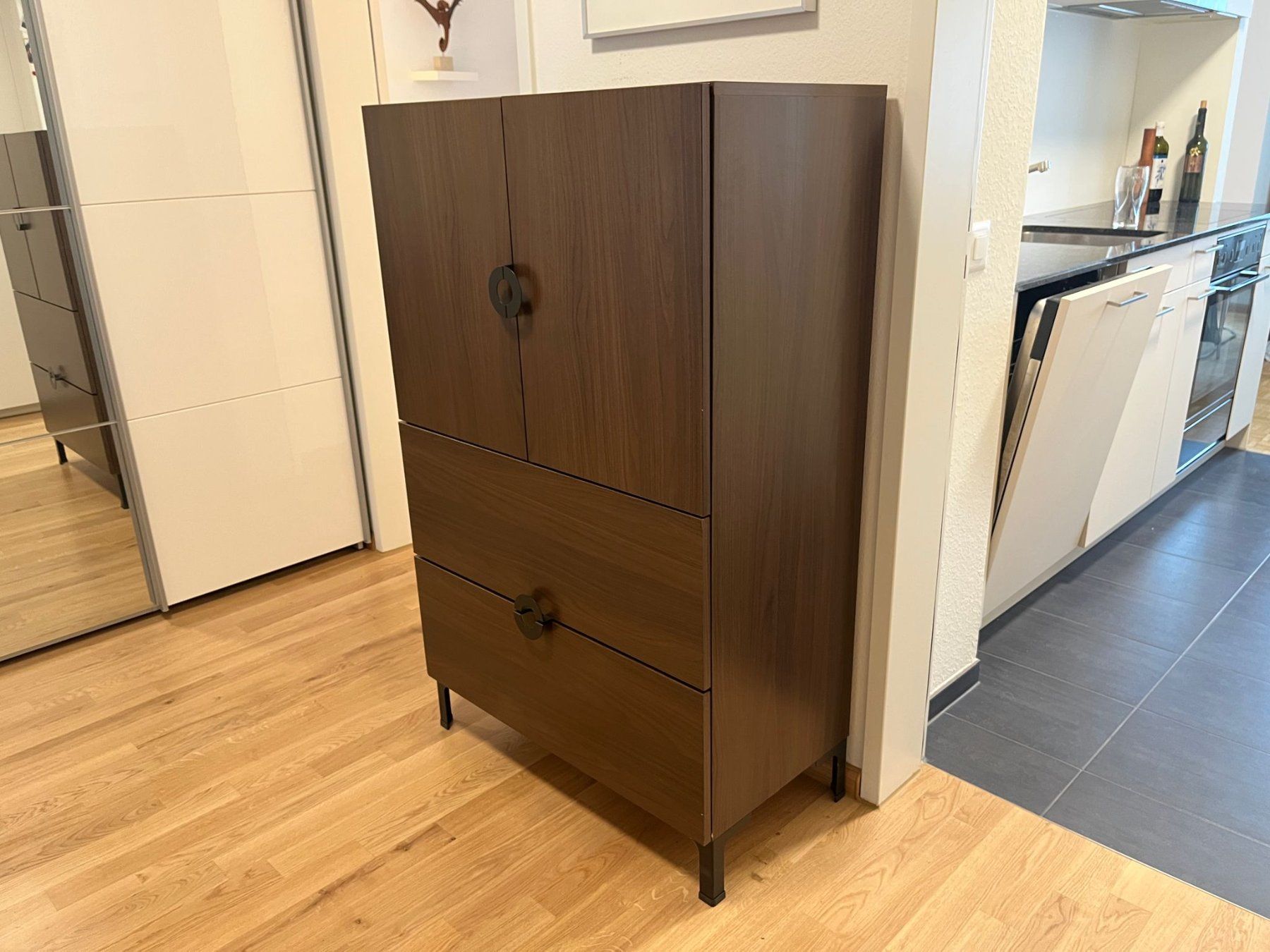 Set Gang Möbel Schrank Kommode (Gebraucht) in Reinach BL für CHF 19 – nur Abholung auf Ricardo kaufen