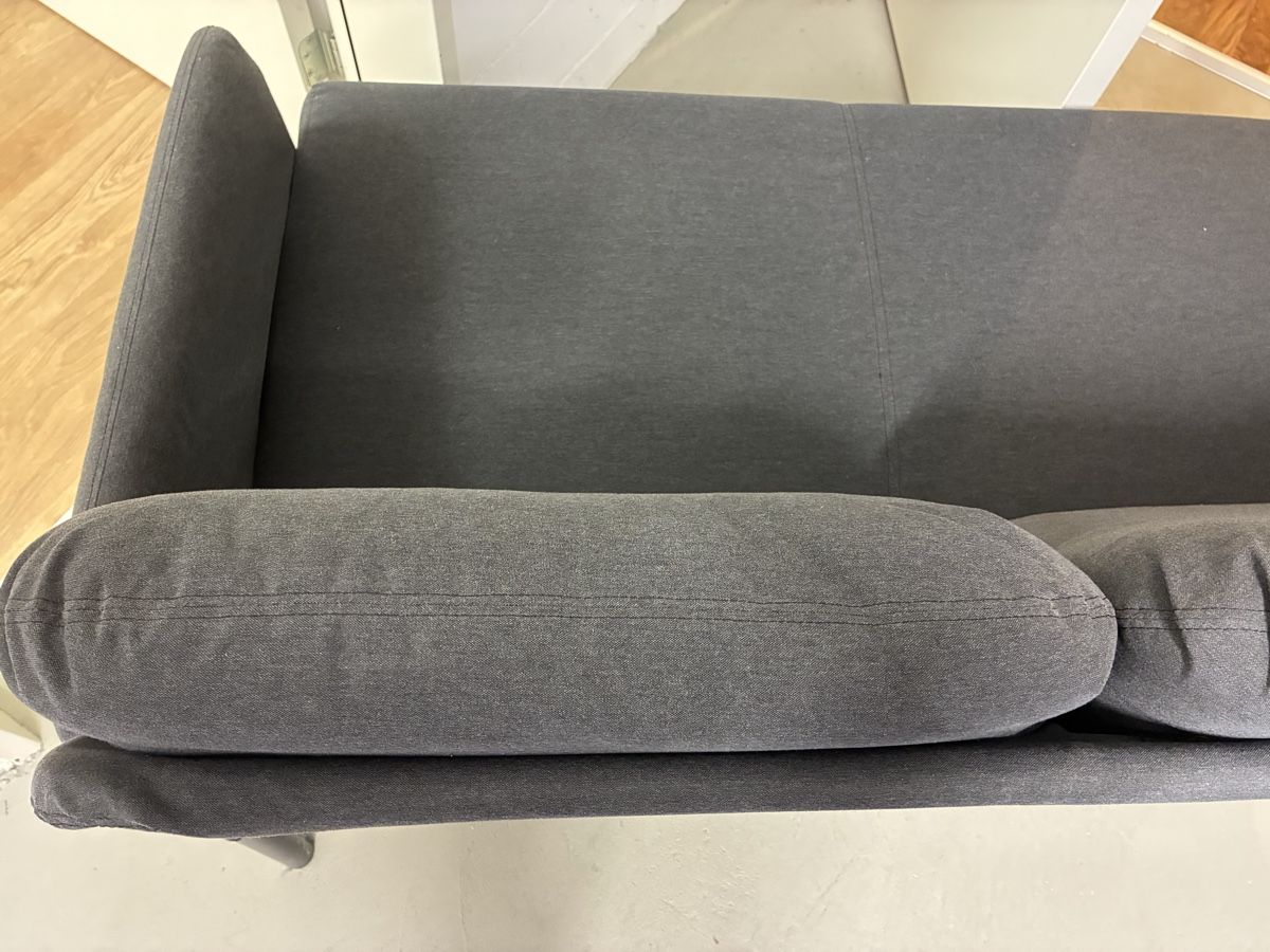 Ikea Divani: GLOSTAD 2 er Sofa grau – Usato da Buchs AG venduto da sasami01 2