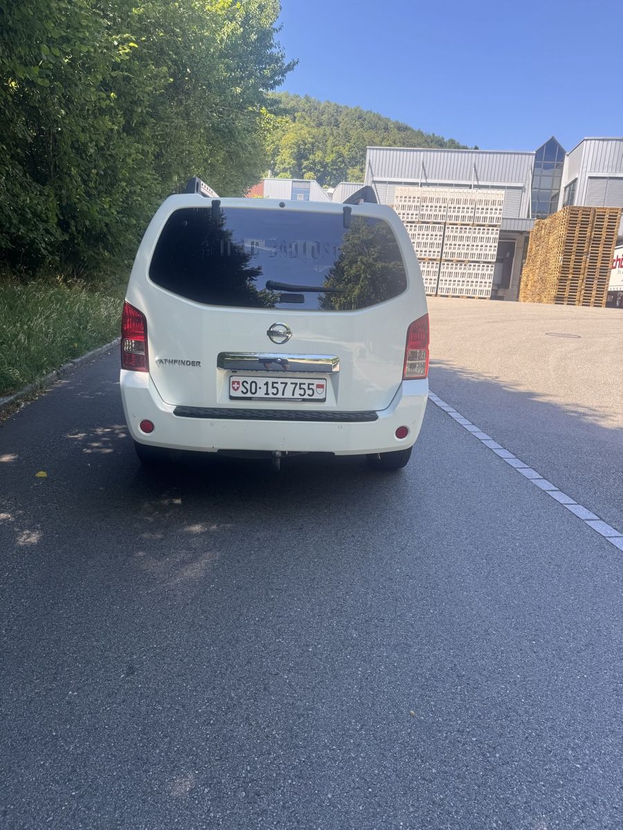 Nissan Autos: Nissan Pathfinder 2.5 dCi  – D'occasion à Lenzburg par billistar 2