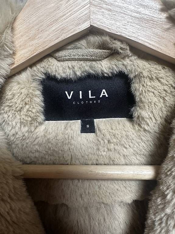 Gilet & Giacche senza maniche: Fell Gilet – Nuovo (secondo la descrizione) da Chur venduto da Lorena7 1