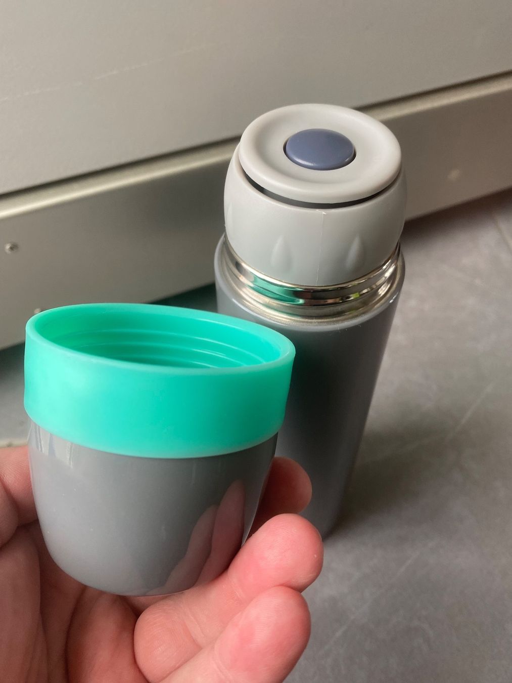 Trinkflaschen & Thermosflaschen: Thermosflasche – Gebraucht aus Herzogenbuchsee von MoLa85 2