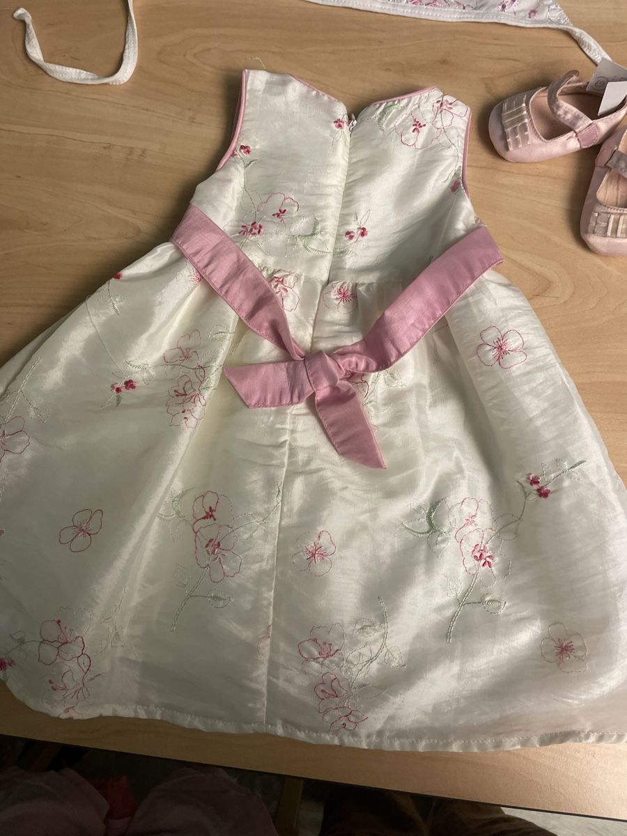 C&A Robes et jupes: Süsses C&A Kleid festlich Gr.68 – D'occasion à Obergerlafingen par cabo4 1