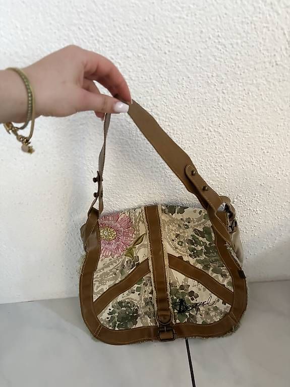 Desigual Borse da donna: Desigual Schultertasche  stylisch & einzigartig – Usato da Bad Ragaz venduto da ikl_k26d