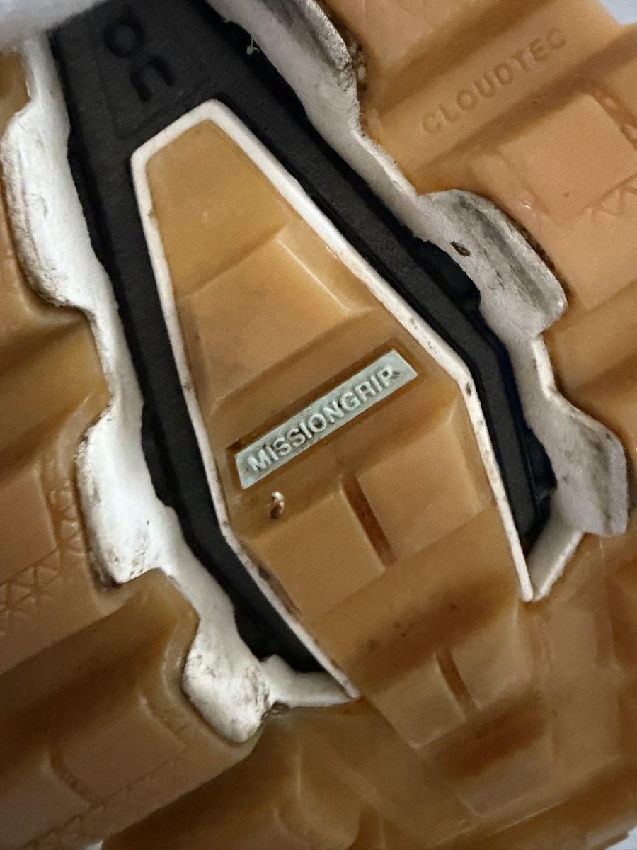 On Chaussures femmes: On Cloud Hi Waterproof Swiss Edition Wanderschuhe Gr.40 – D'occasion à Sevelen par gsandax 7