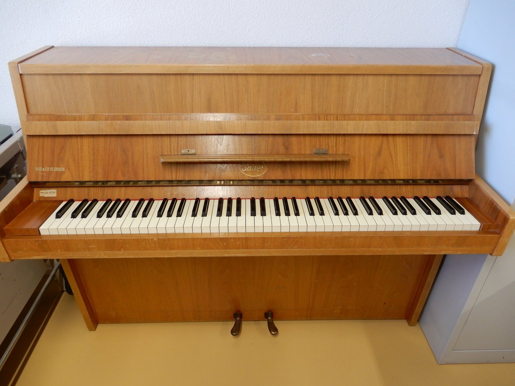 Musikinstrumente: Klavier – Gebraucht aus Sargans von Benziner