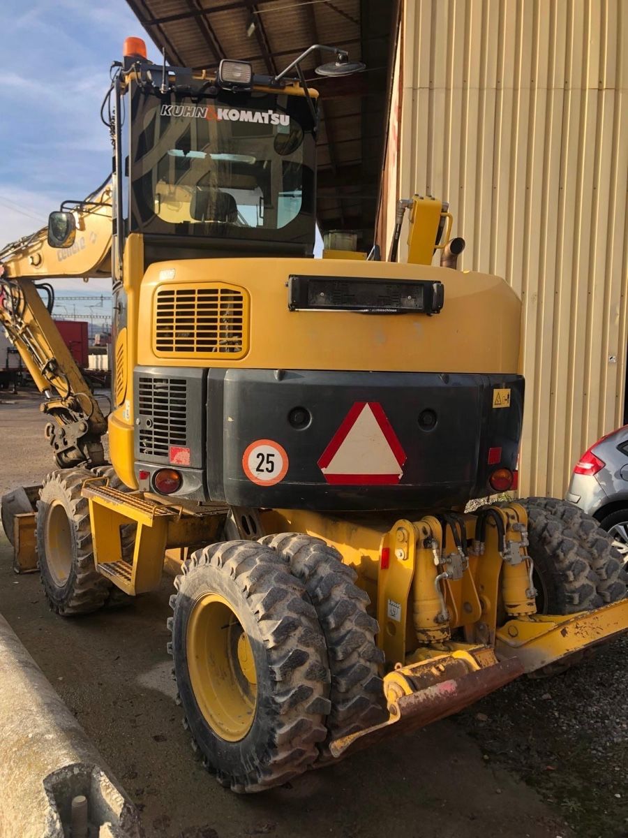 Komatsu Escavatori: Bagger Komatsu PC 98MR-S – Usato da Bülach venduto da labf 3