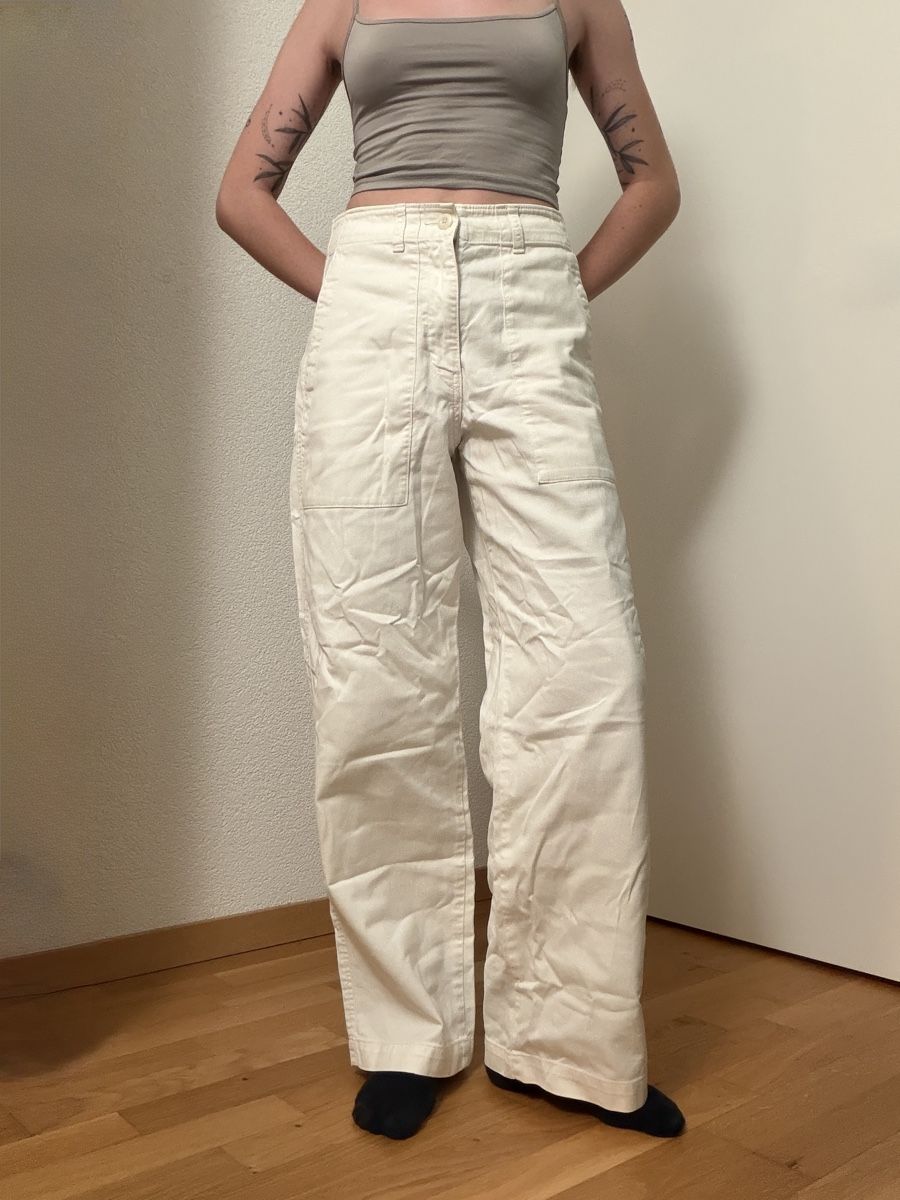 Uniqlo Pantalons: Pantalon UNIQLO Blanc Cassé  – D'occasion à Cortaillod par Glltn.leane
