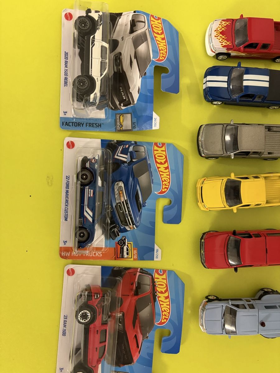 Modellini d'auto: Lot voitures 4 – Usato da Villarimboud venduto da hampton2012 1