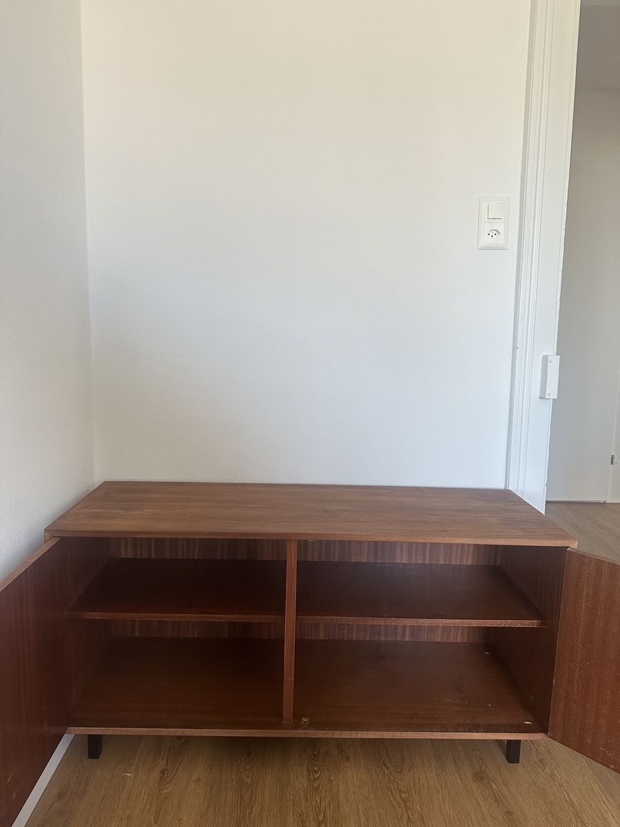 Commodes: Massives Sideboard aus Echtholz – D'occasion à Zürich par smeiteli 1