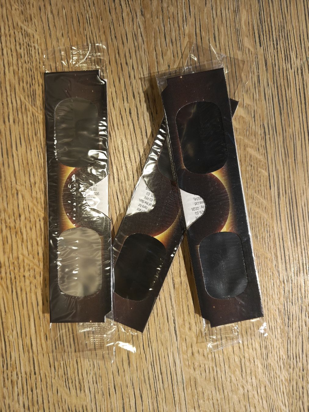 Occhiali & Lenti: Sonnenfinsternisbrille 3x  – Nuovo e nell'imballaggio originale da Bronschhofen venduto da cor_g6pk