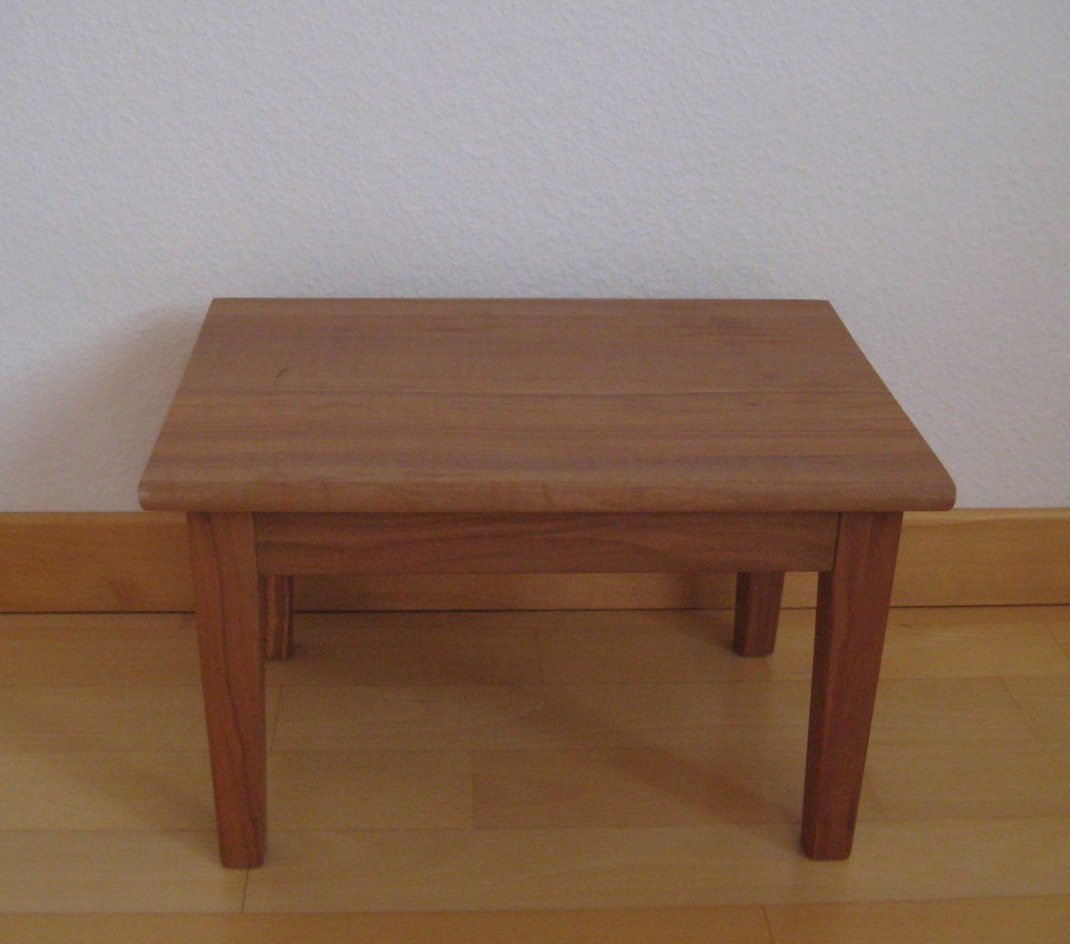 Hocker: Älterer Schemel Schemeli Hocker / Kirschbaum Holz – Gebraucht aus Langendorf von Happy11 1