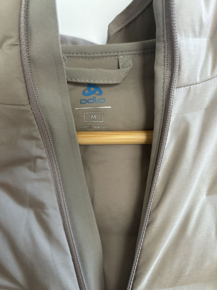 Odlo Vestes: Odlo Jacke zeroweight, M, grau – Neuf (Voir description) à Büsingen par Soko777 2