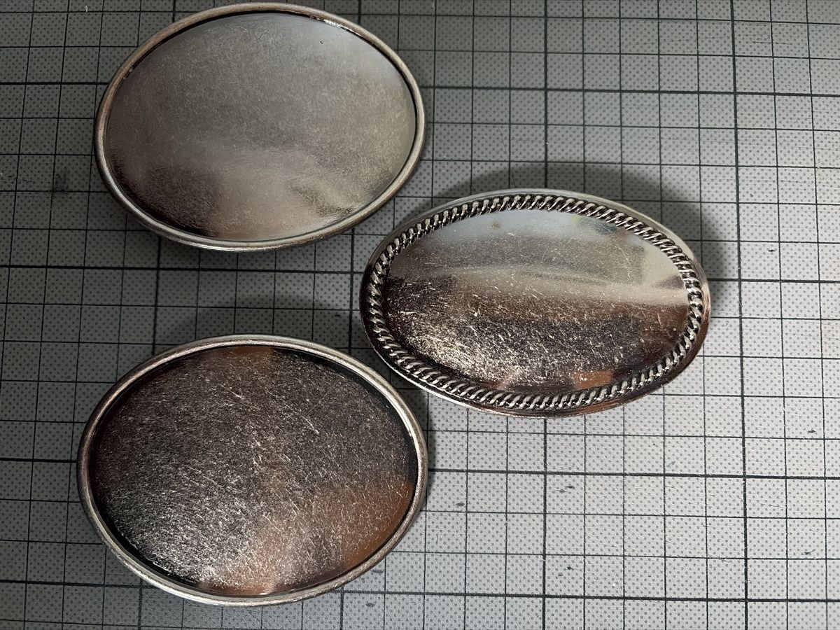 Fibbie per cinture: 3 Gürtelschnallen oval – Usato da Lengnau BE venduto da tho_8v9x