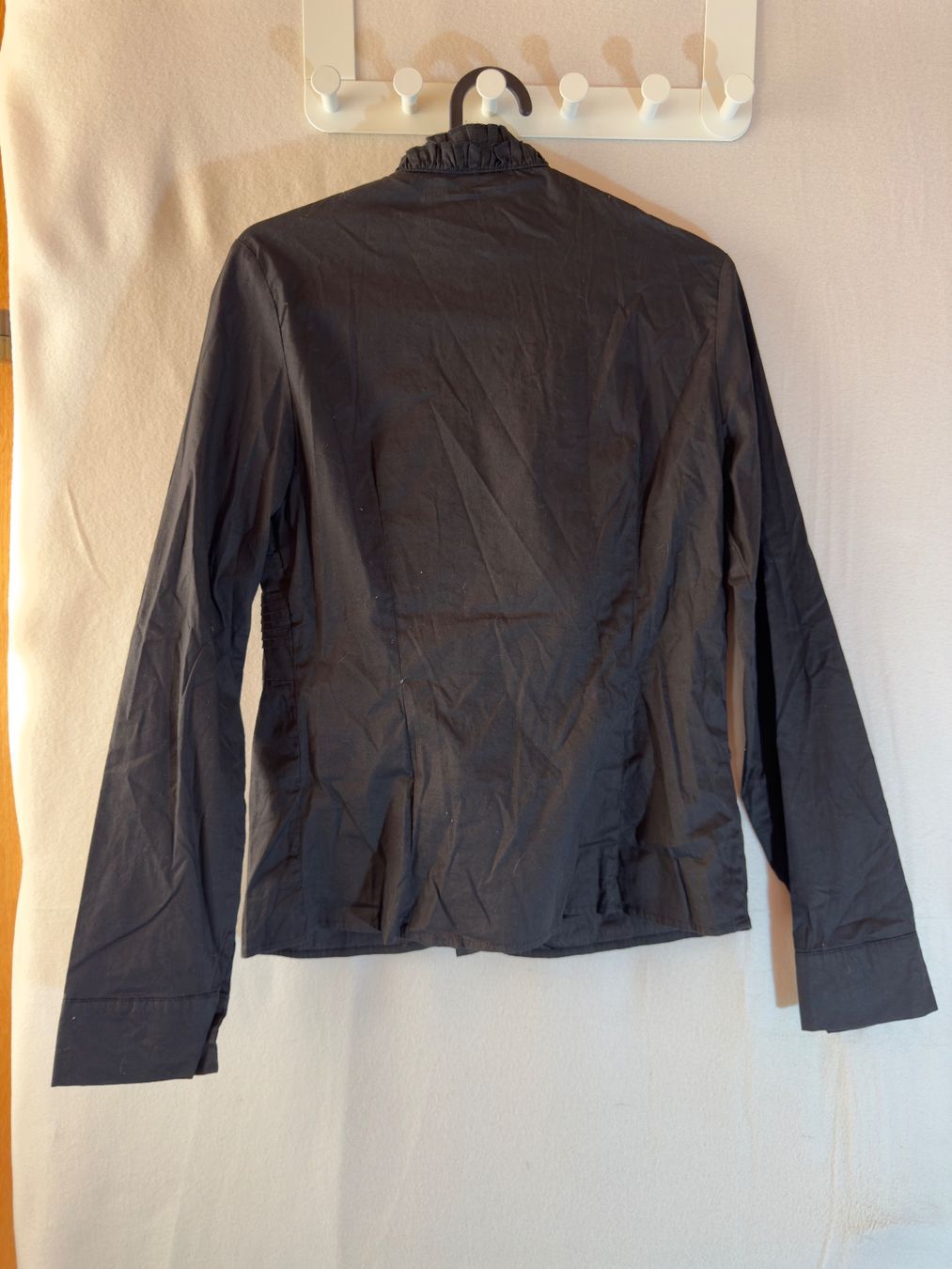 Blusen: Schwarze Bluse aus Baumwolle mit Rüschen Gr. L – Gebraucht aus Grosswangen von second_hand_dress 6