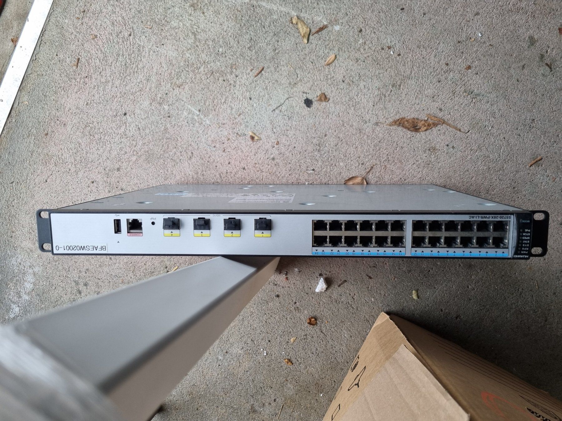 Hub & Switch: huawei switch s5720-28x-pwr-li-ac – Usato da Nottwil venduto da salesman2013