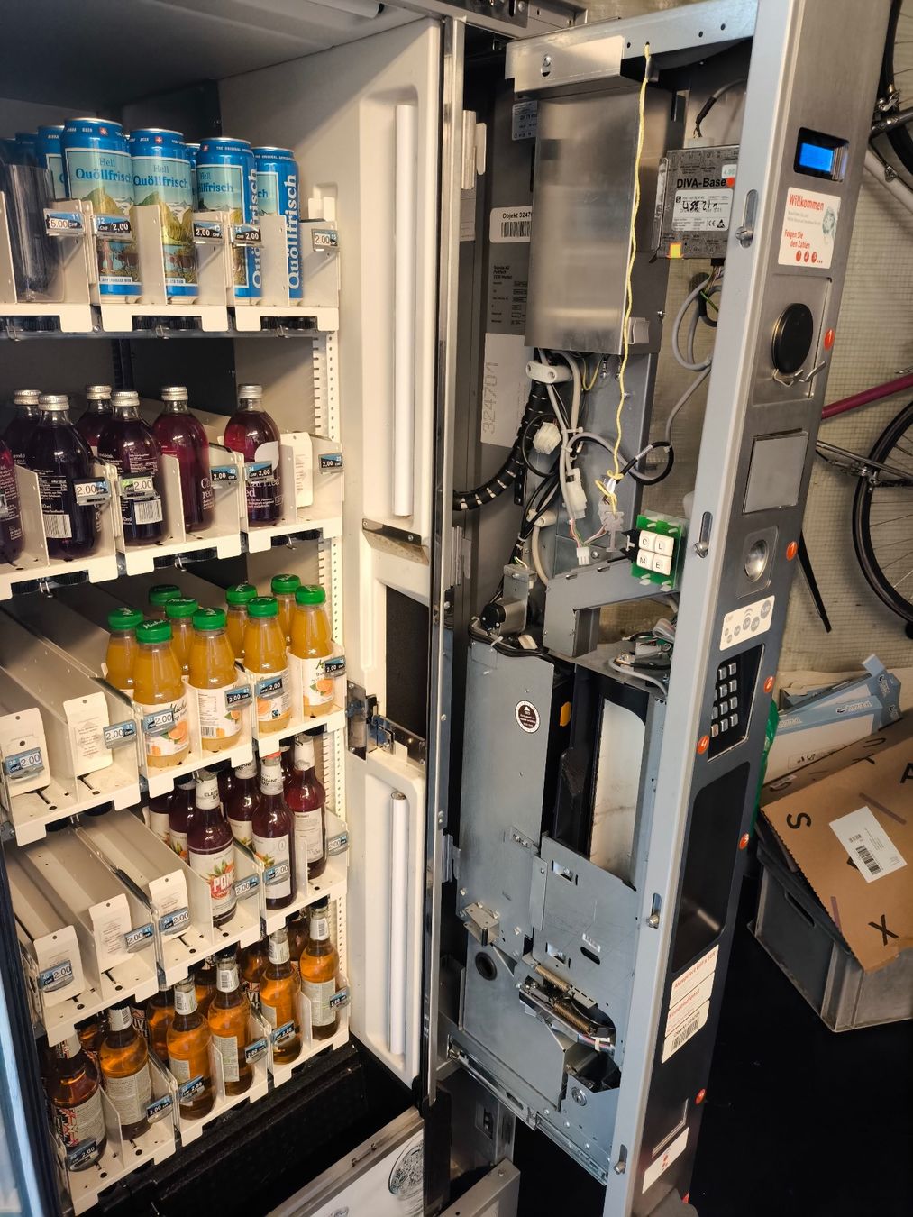 Selecta Sonstiges für die Gastronomie & Hotel: Selecta Getränkeautomat Robimat 75 – Gebraucht aus Zürich von flashkurier 3