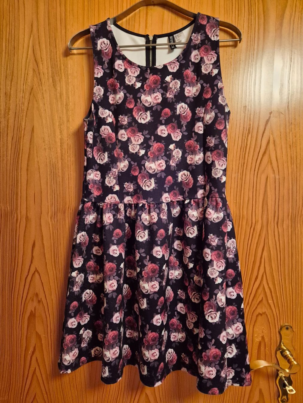 H&M Vestiti: H&M Kleid mit Rosenmuster – Usato da Walenstadt venduto da grischalounge1