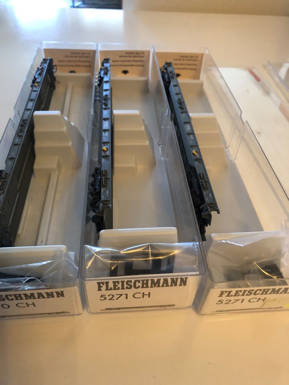 Fleischmann Modellini di ferrovie: Fleischmann 3er SET NEU – Nuovo e nell'imballaggio originale da Ostermundigen venduto da Garmin03 6