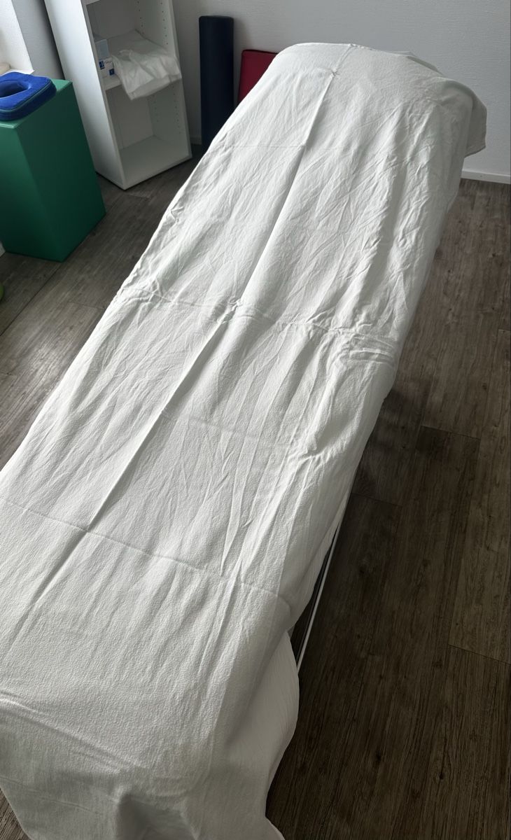 Liegen & Liegestühle: Massagetücher  ca. 20 Stück  – Gebraucht aus Chur von Lungos72 1
