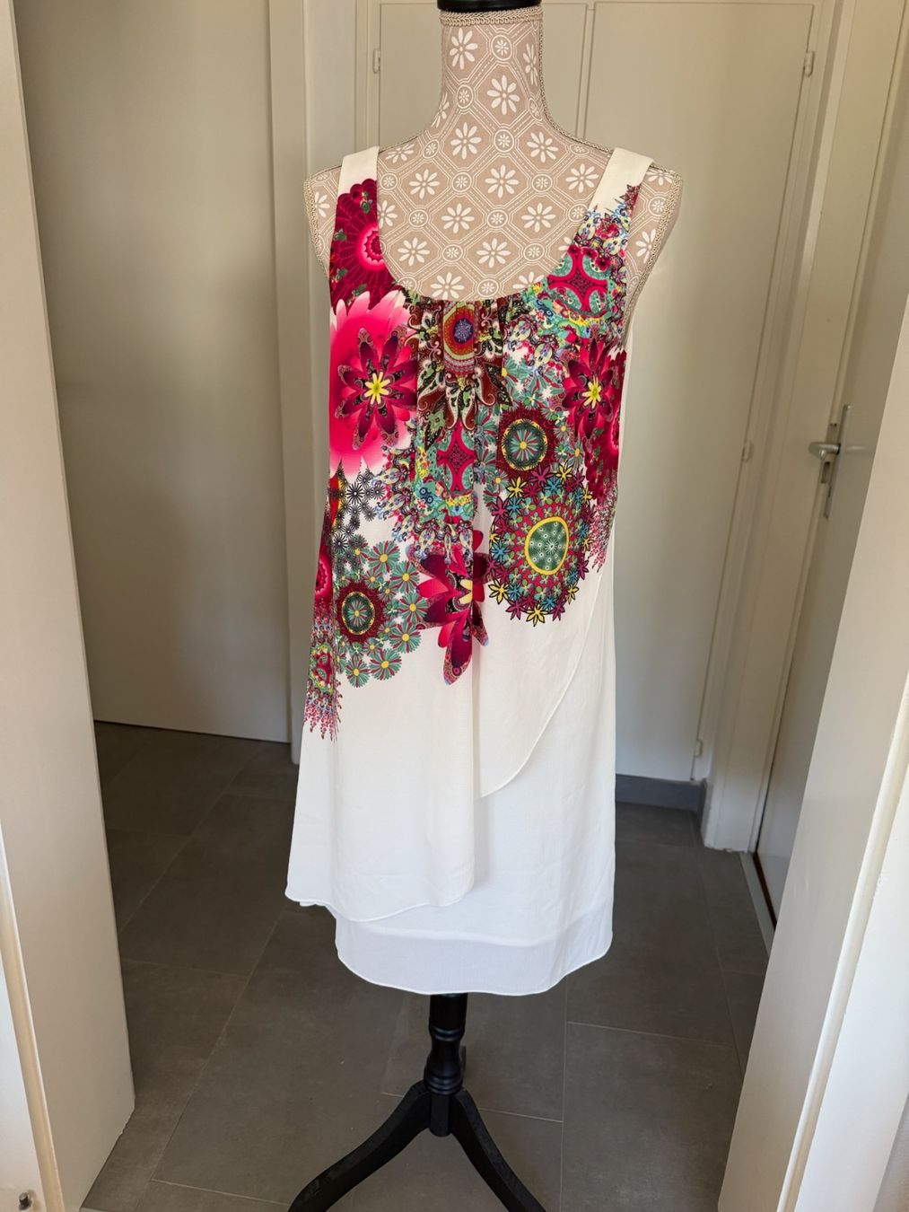 Desigual Kleider: Desigual - Robe - 36 – Gebraucht aus Sion von accroshoes