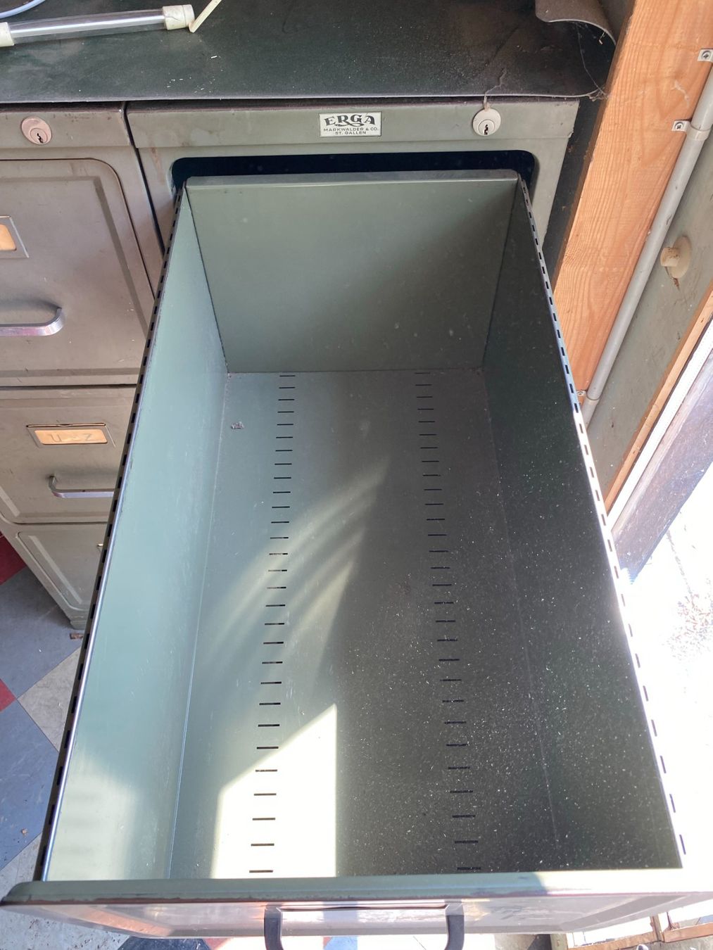 Schränke: ERGA Aktenschrank 3 Schubladen – Gebraucht aus Kriessern von schwedenstahl_fan 1
