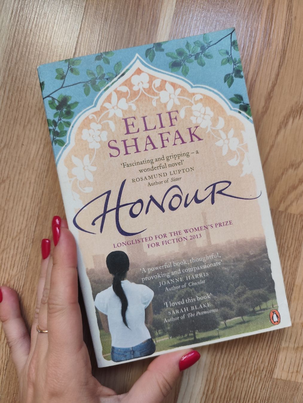 Libri: Elif Shafak "Honour"  – Usato da Mägenwil venduto da VintageGirly