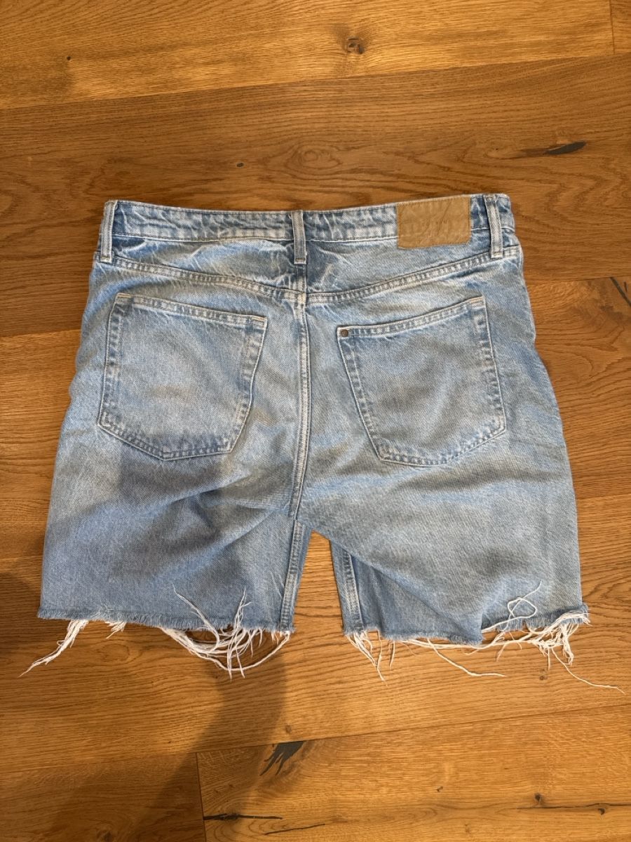 H&M Jeans: Baggy Bermuda Shorts – D'occasion à Zweidlen par sweetchili_03 1