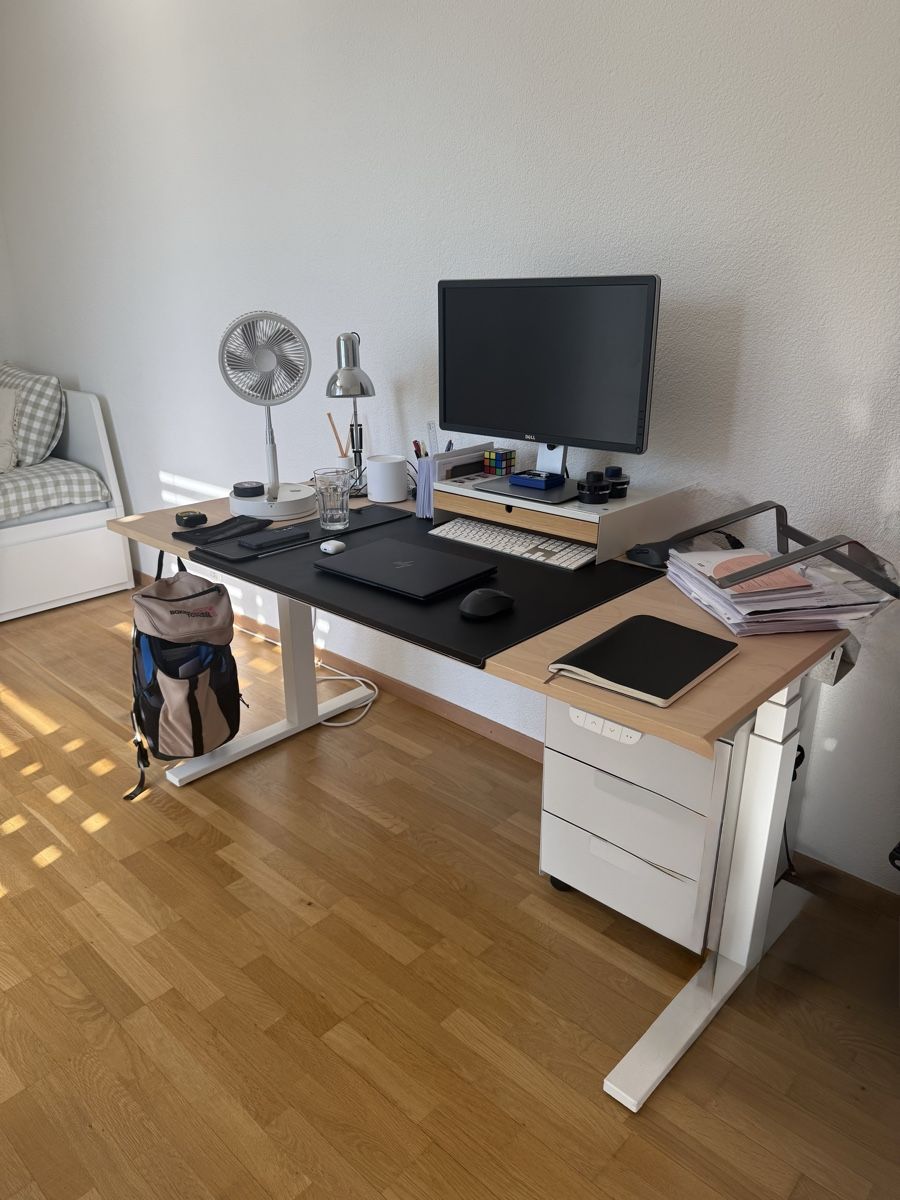 Scrivanie: BUREAU ASSIS-DEBOUT ELECTRIQUE 160x80 – Usato da Lausanne venduto da Maria-Lausanne