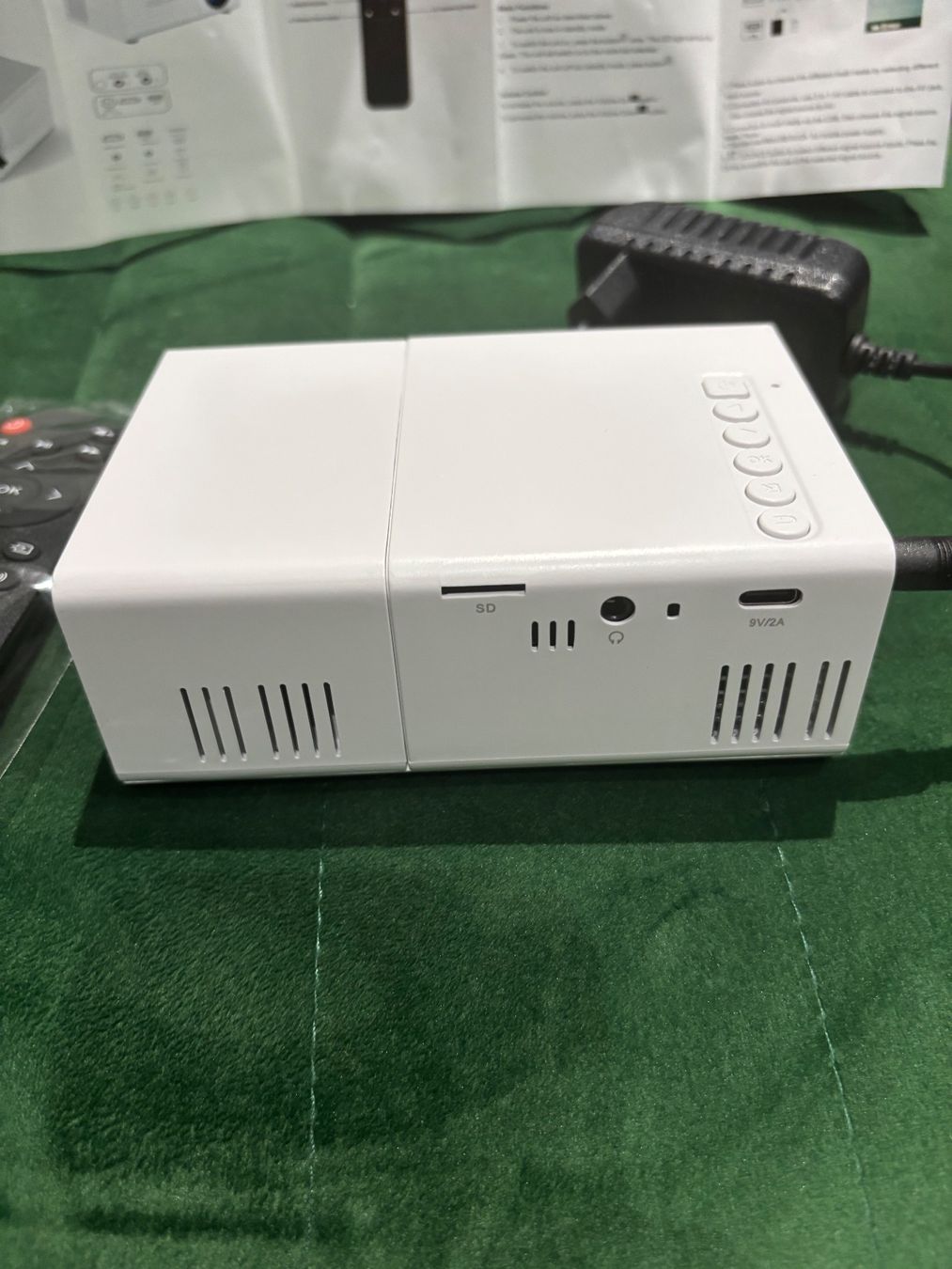 Videoprojektoren: Mini projecteur portable AOC – Neu und originalverpackt aus Conthey von Michel124 7