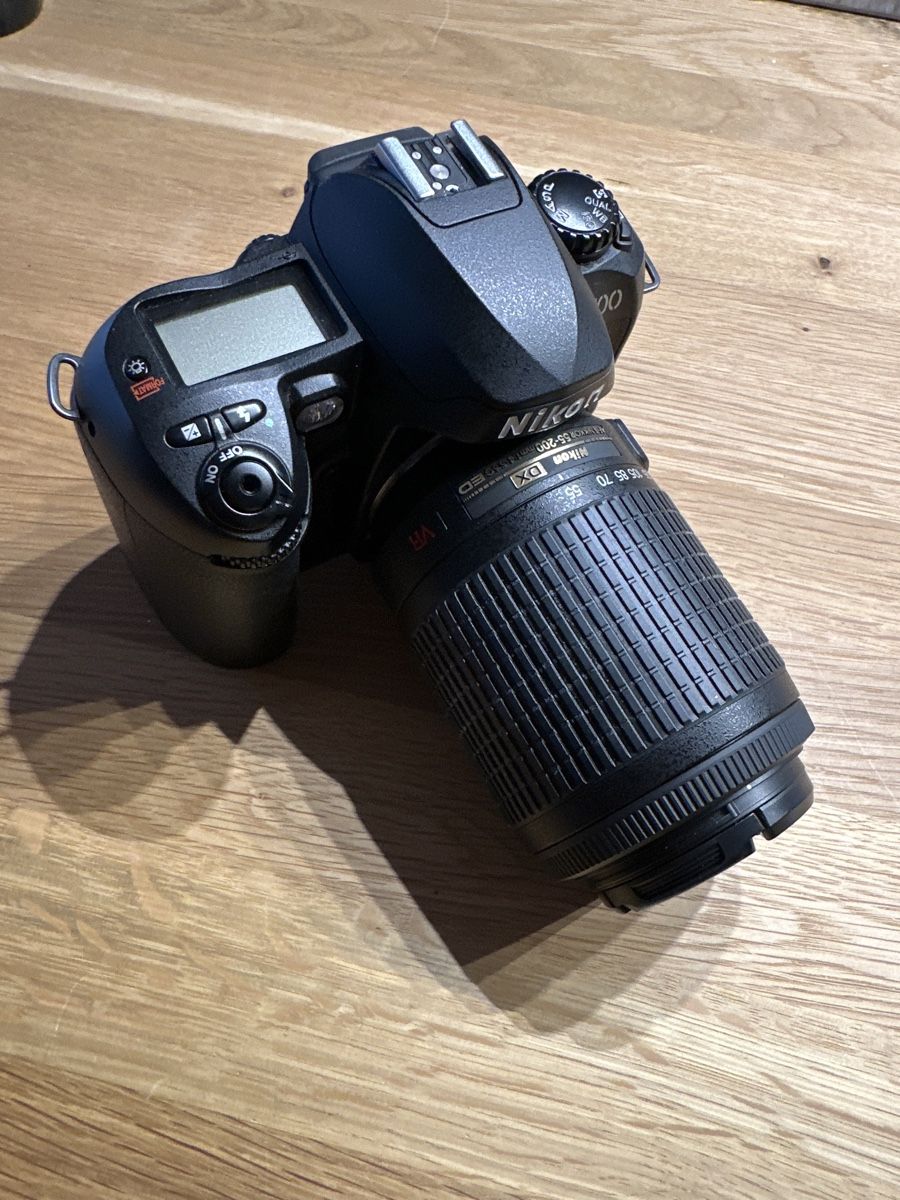 Nikon Kamera: Nikon D100 – Gebraucht aus Münsingen von