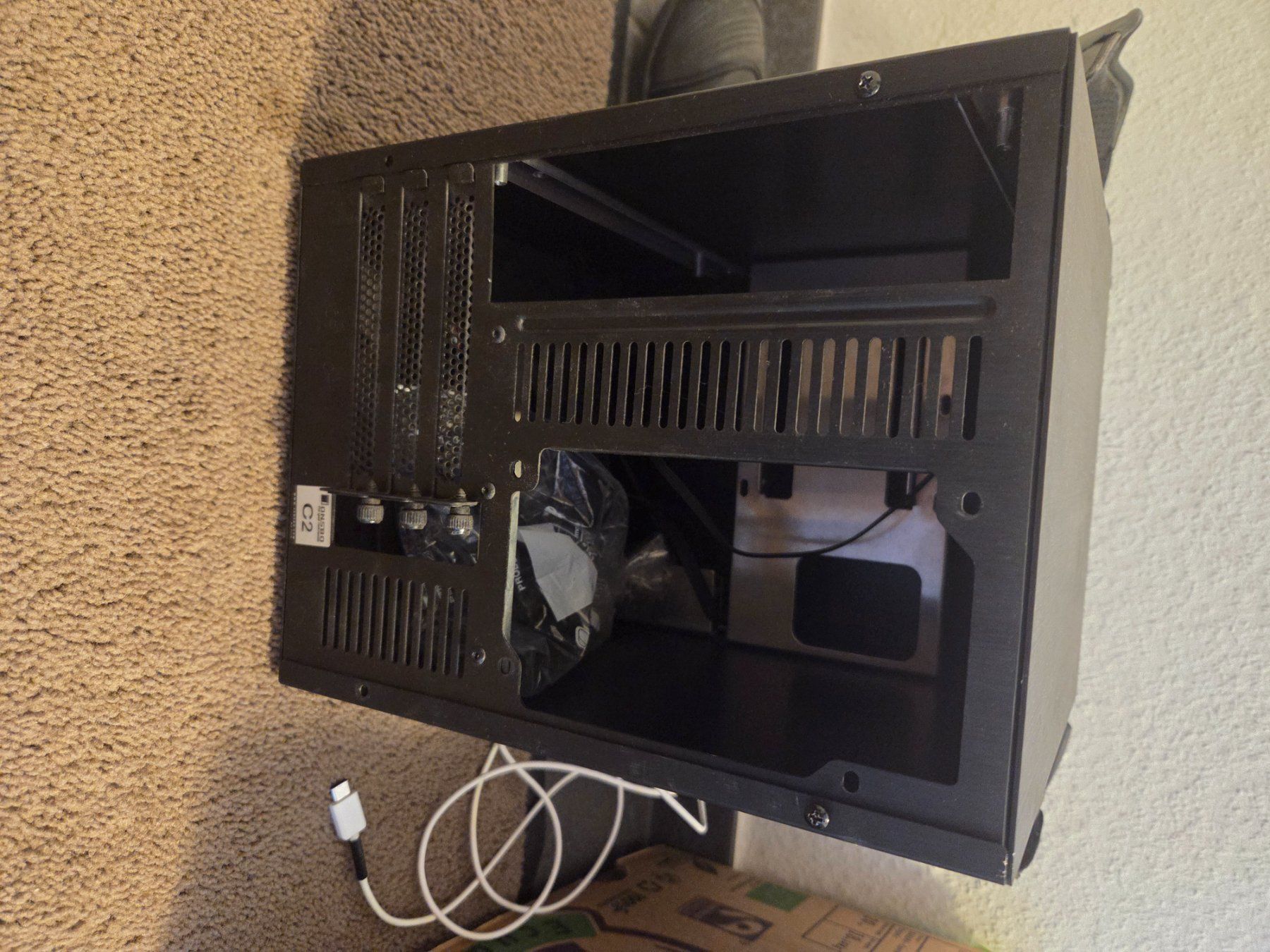 Jonsbo Custodie: Jonsbo C2 Mini-ITX PC Gehäuse – Usato da Winterthur venduto da SilWi 8