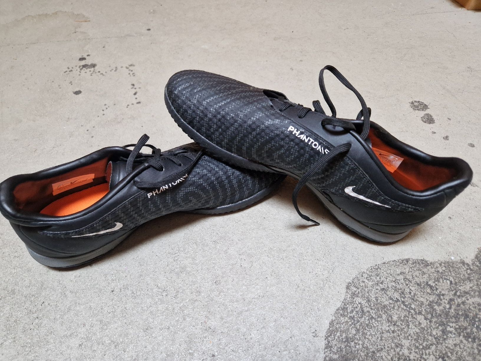 Scarpe da uomo: Nike Phantom Hallenschuh Grösse 40.5  – Usato da Zürich venduto da Ischhaltso16
