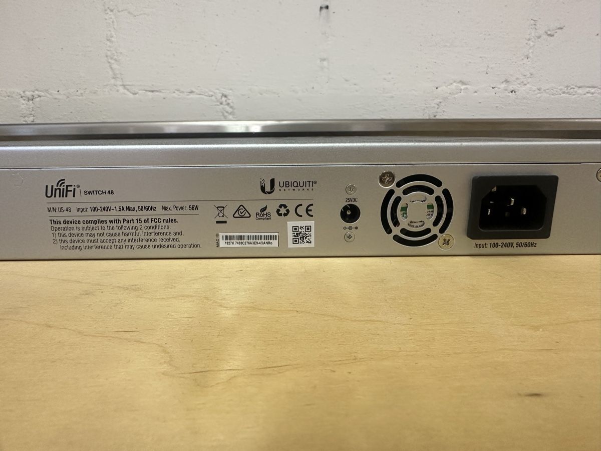 Ubiquiti Hubs & Switches: UniFi Switch 48 Port – D'occasion à Luzern par FrankGroebel 3