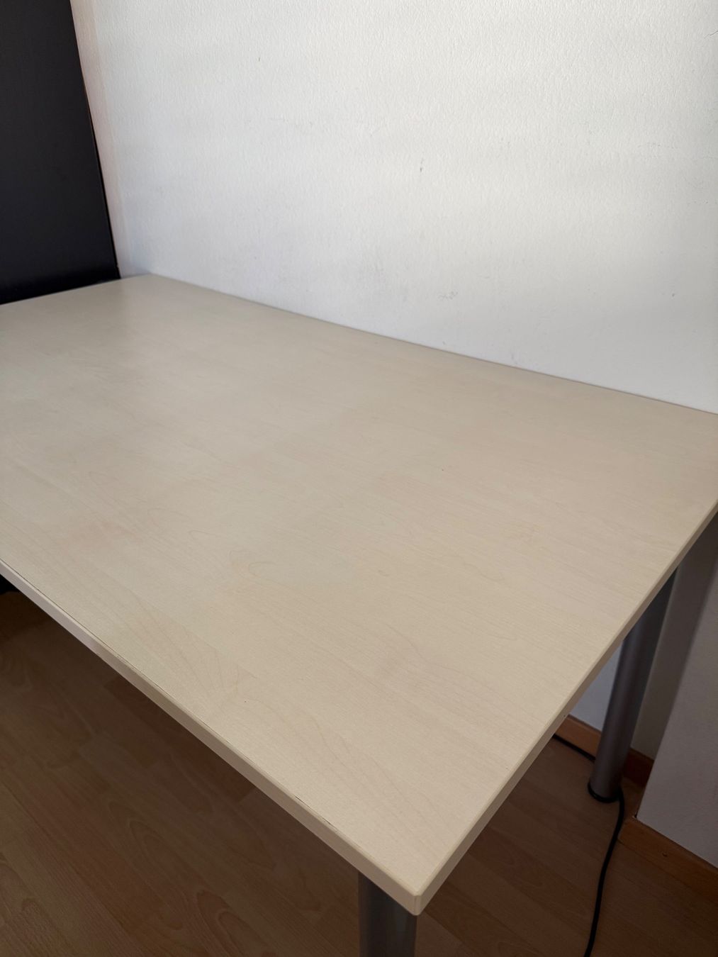 Scrivanie: Schreibtisch 140x80x70 – Usato da Ebikon venduto da M.Birrer