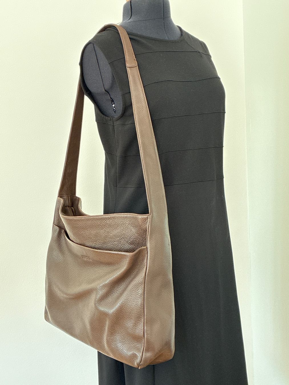 Bree Borse da donna: Grosse dunkelbraune Bree Schultertasche – Usato da Davos Platz venduto da nanigl 1