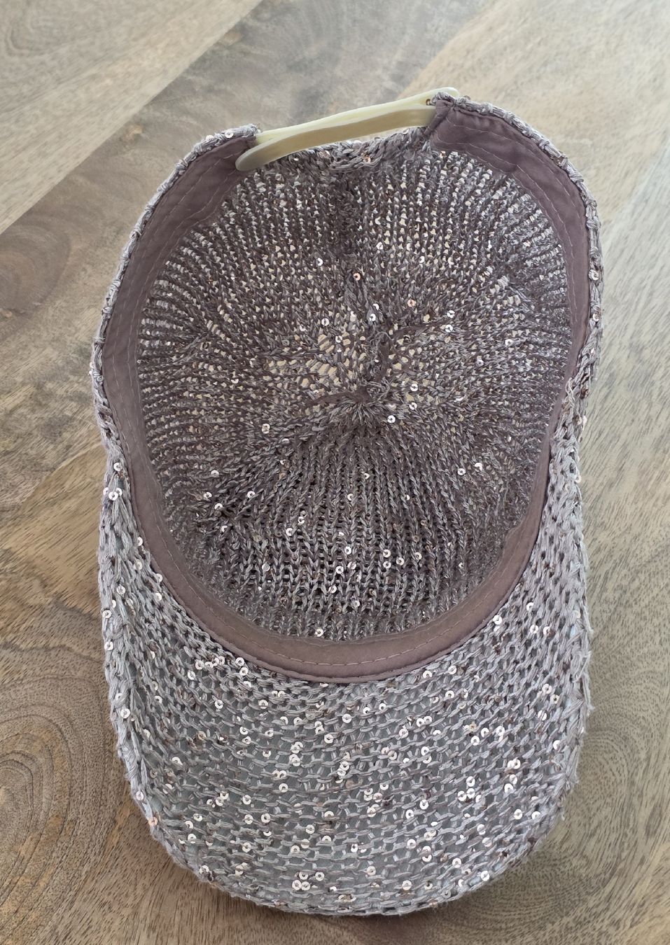Altro in Moda donna: Cap mit Pailletten Strick Grösse Universal – Usato da Rheinsulz venduto da Gilea 4