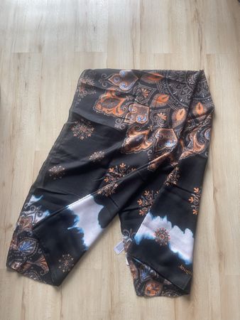 Echarpe desigual neuve idéal pour l’hiver neuve : Lisez SVP