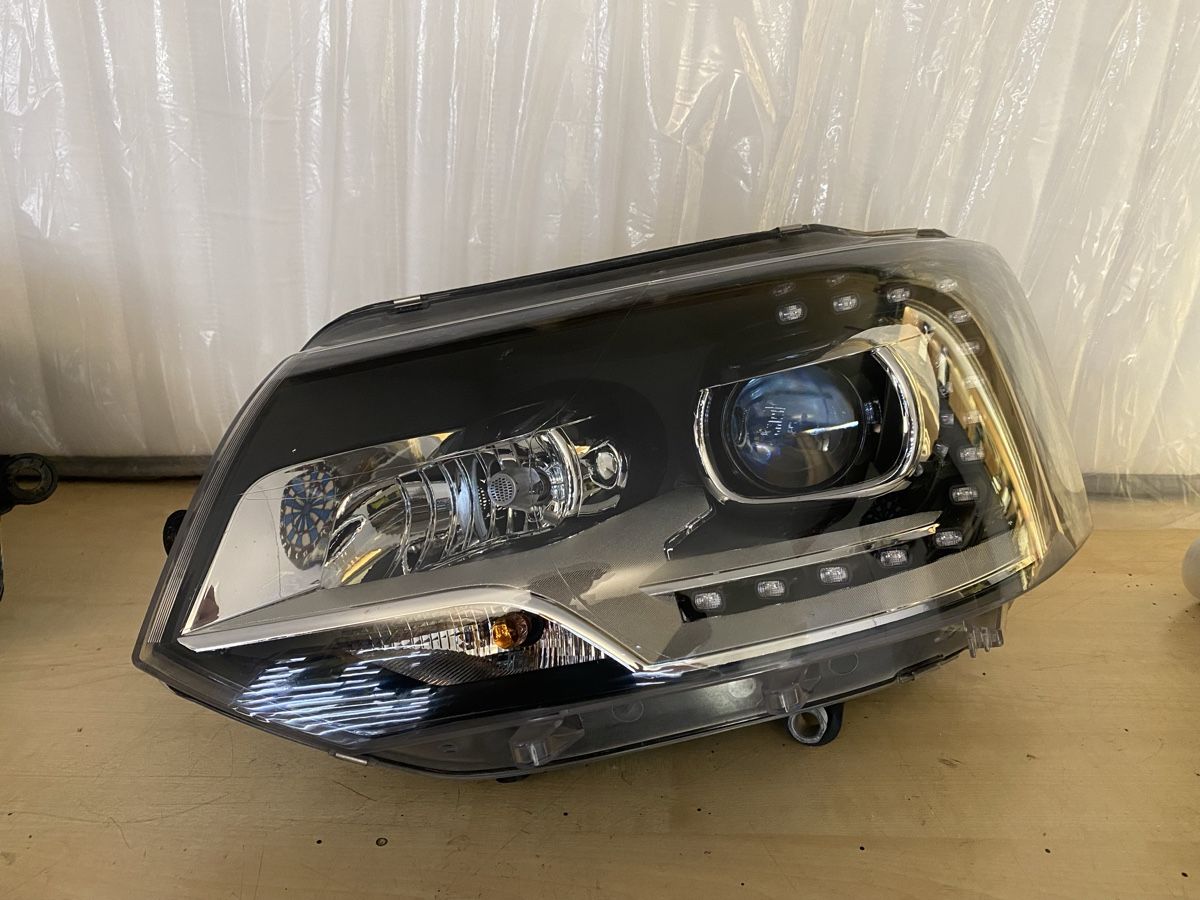VW Fari: VW T5 Facelift 09-15 Scheinwerfer – Usato da Dürnten venduto da luschu3000 1