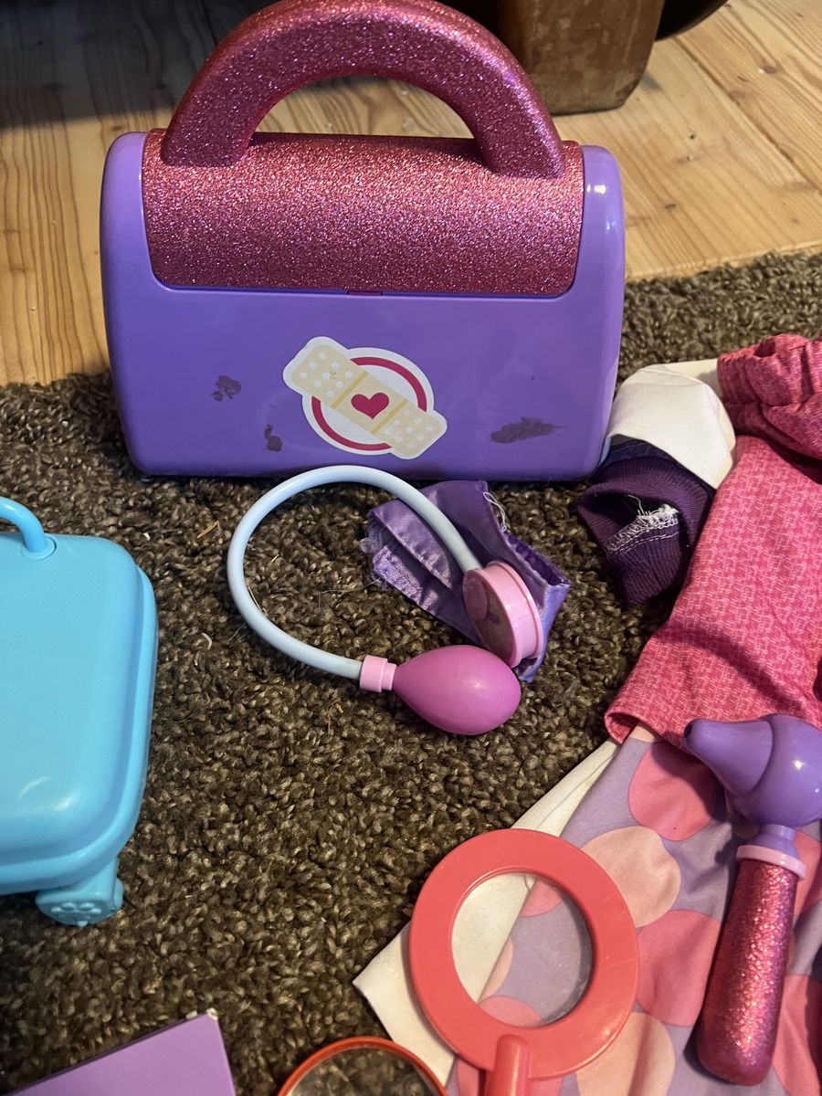 Giocattoli: doc mcstuffins Super set – Usato da S.Bernardino venduto da BarettaA 3