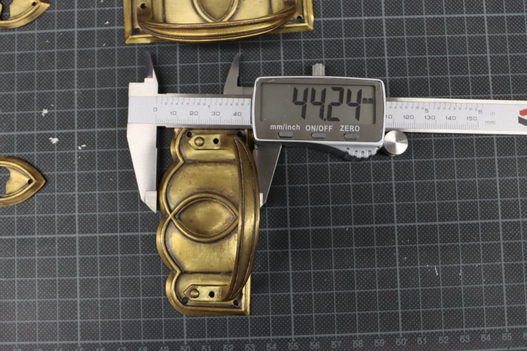 Ferramenta: 9 teiliges Jugendstil Kommodengriffe-Set – Usato da Emmetten venduto da Super008 9